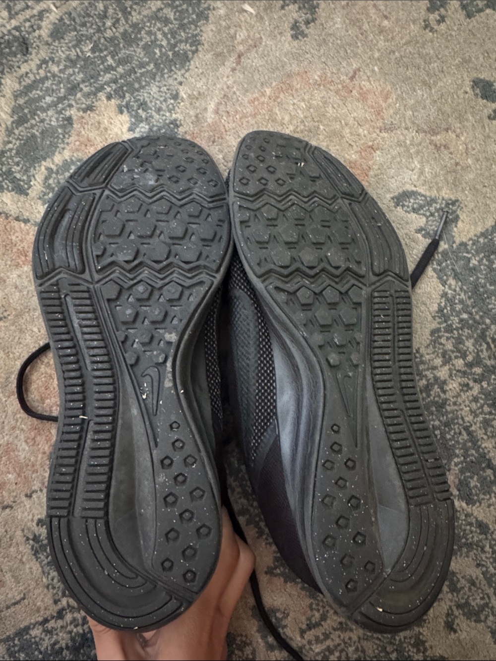 Nike Men’s Black Athletic Running Shoes - Picture 3 of 5